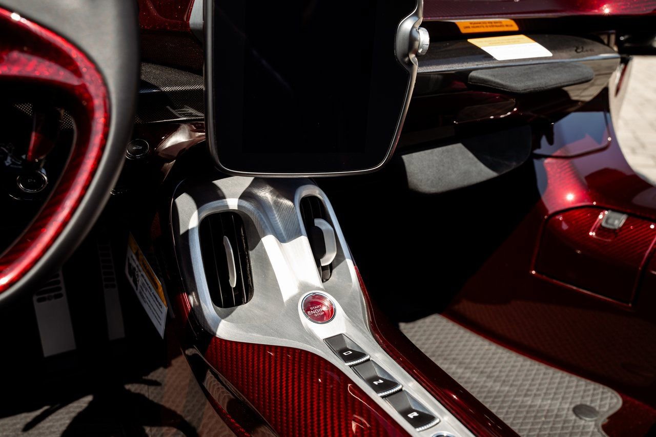 Used 2021 McLaren Elva RWD image 18