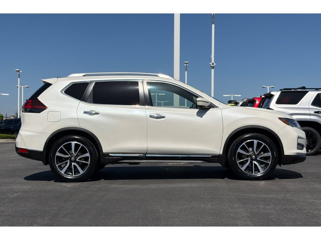 Used 2018 Nissan Rogue SL w/ Premium Package FWD image 3