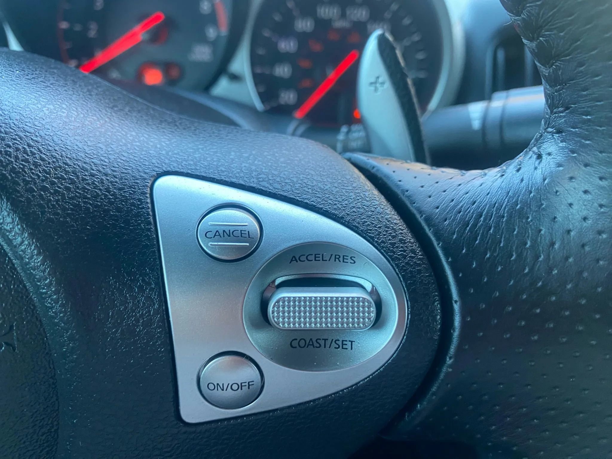 Used 2014 Nissan 370Z Coupe image 17