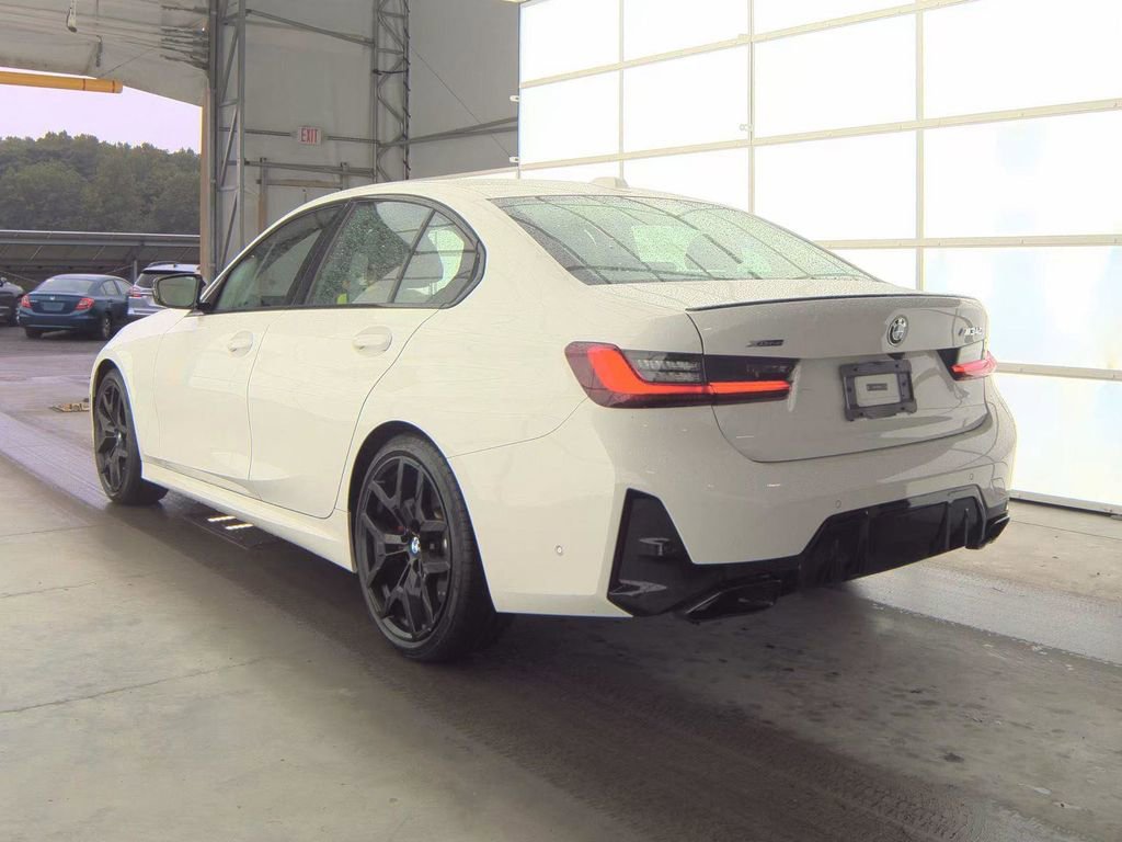 Used 2025 BMW M340i xDrive AWD/4WD image 5