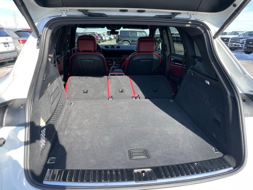 Used 2021 Porsche Cayenne Base image 40