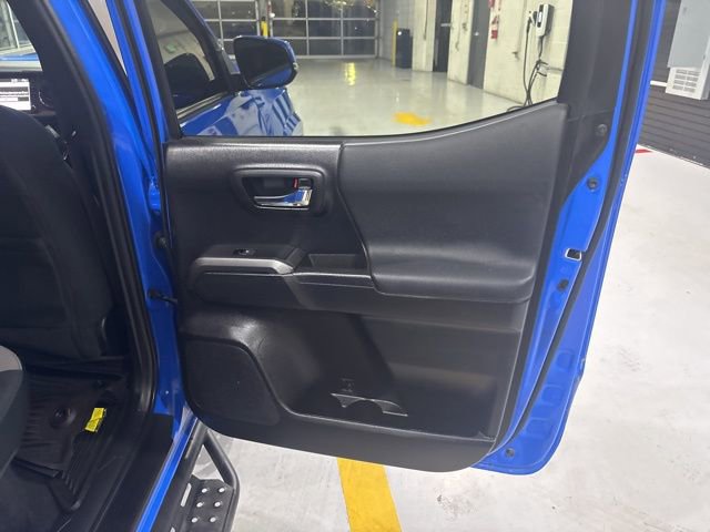 Used 2021 Toyota Tacoma TRD Sport w/ Technology Package image 33