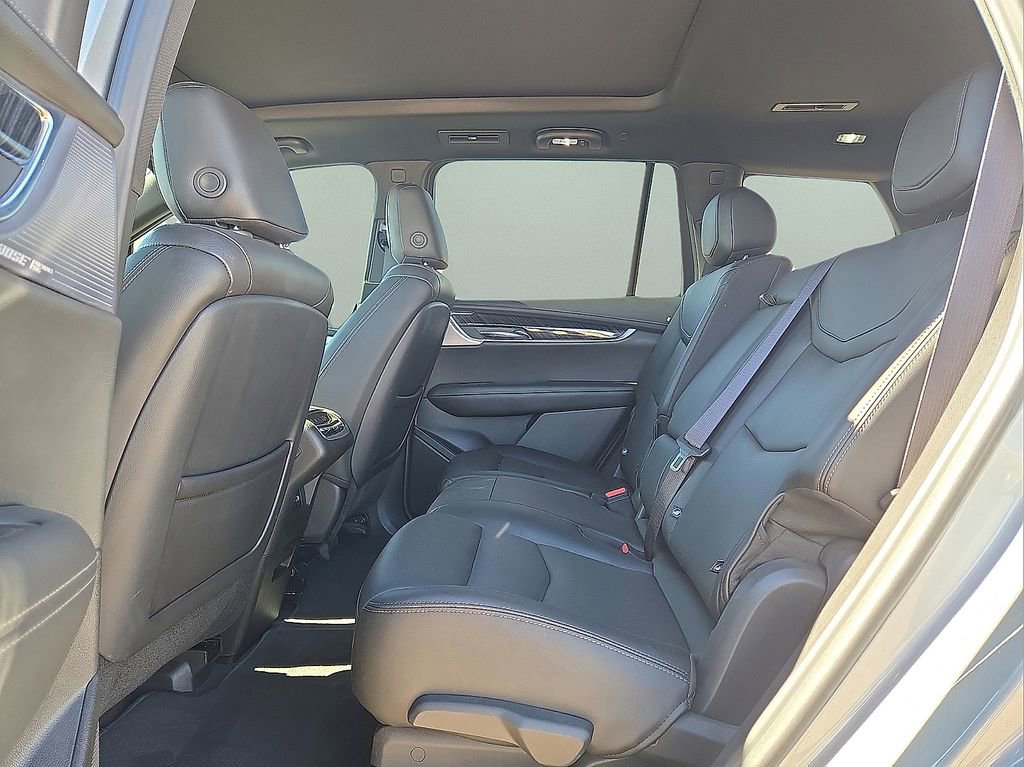 Used 2024 Cadillac XT6 Premium Luxury image 16