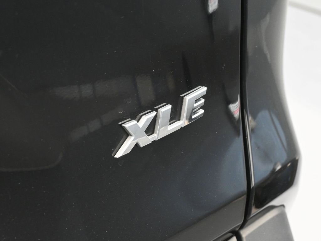 Used 2024 Toyota RAV4 XLE image 37