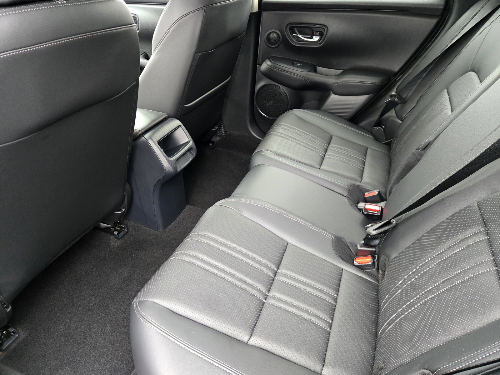 Used 2023 Honda HR-V EX-L image 12