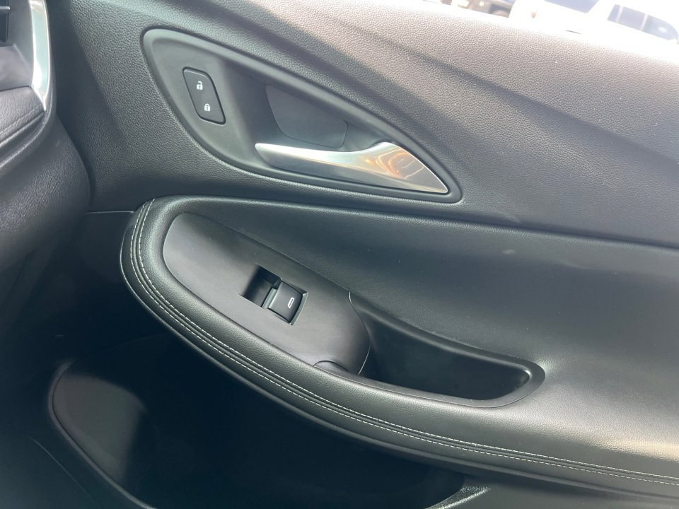 Used 2024 Buick Encore GX Sport Touring w/ Experience Buick Package image 32