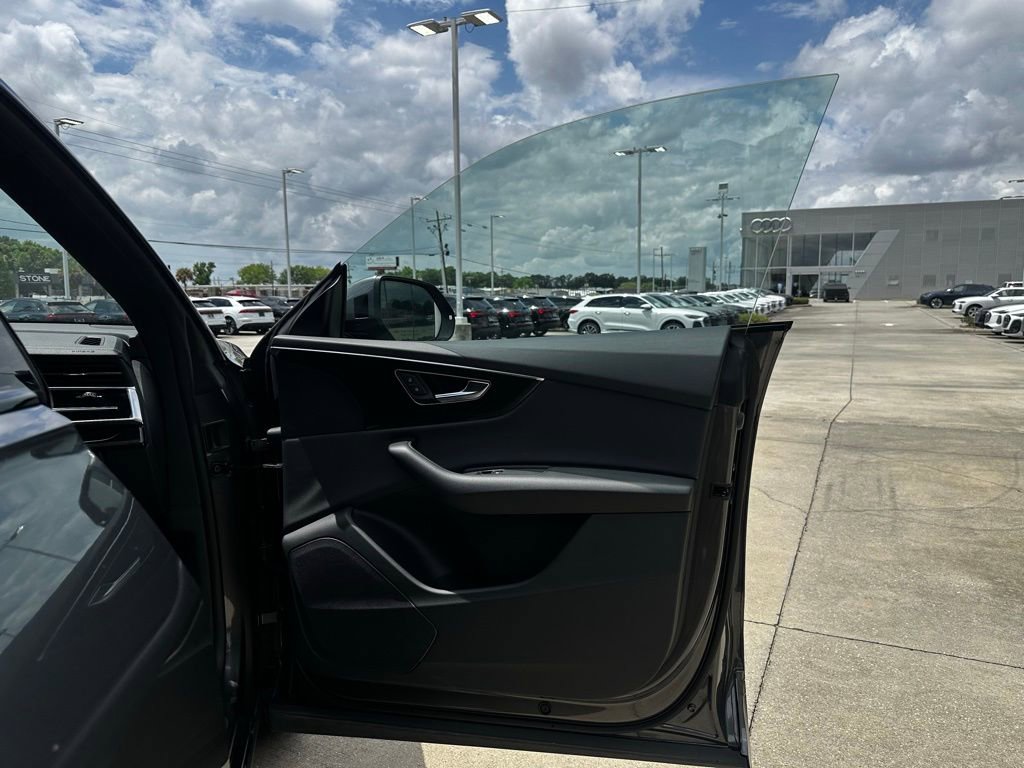 Used 2025 Audi Q8 Premium w/ Black Optic Package AWD/4WD image 28
