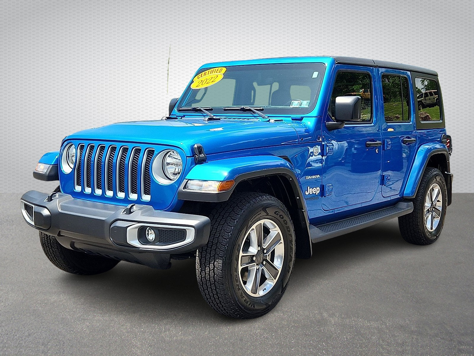 Used 2022 Jeep Wrangler Unlimited Sahara w/ Cold Weather Group AWD/4WD image 3