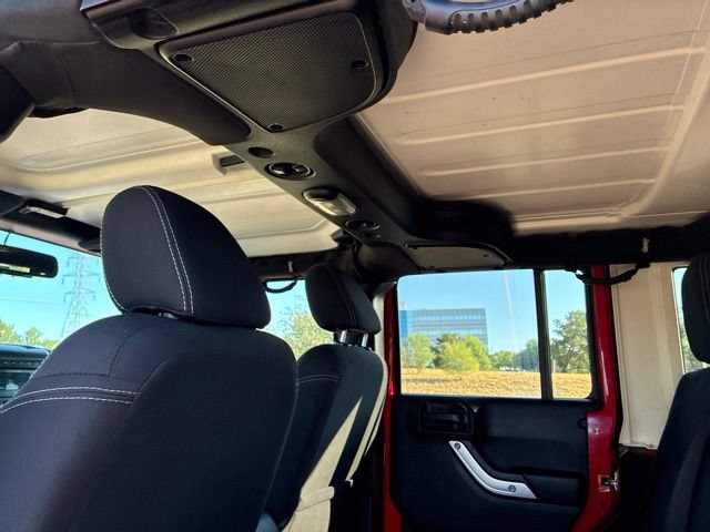 Used 2018 Jeep Wrangler Unlimited Rubicon AWD/4WD image 30