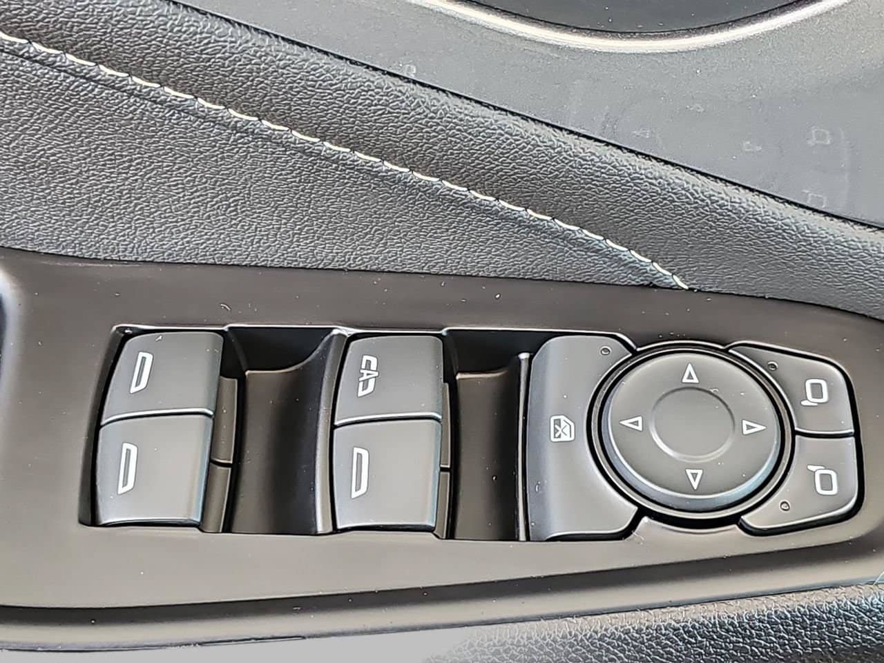 Certified 2023 Chevrolet Traverse LT FWD image 33
