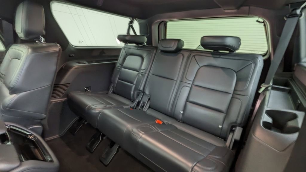 Used 2023 Lincoln Navigator L Reserve w/ Equipment Group 201A image 39