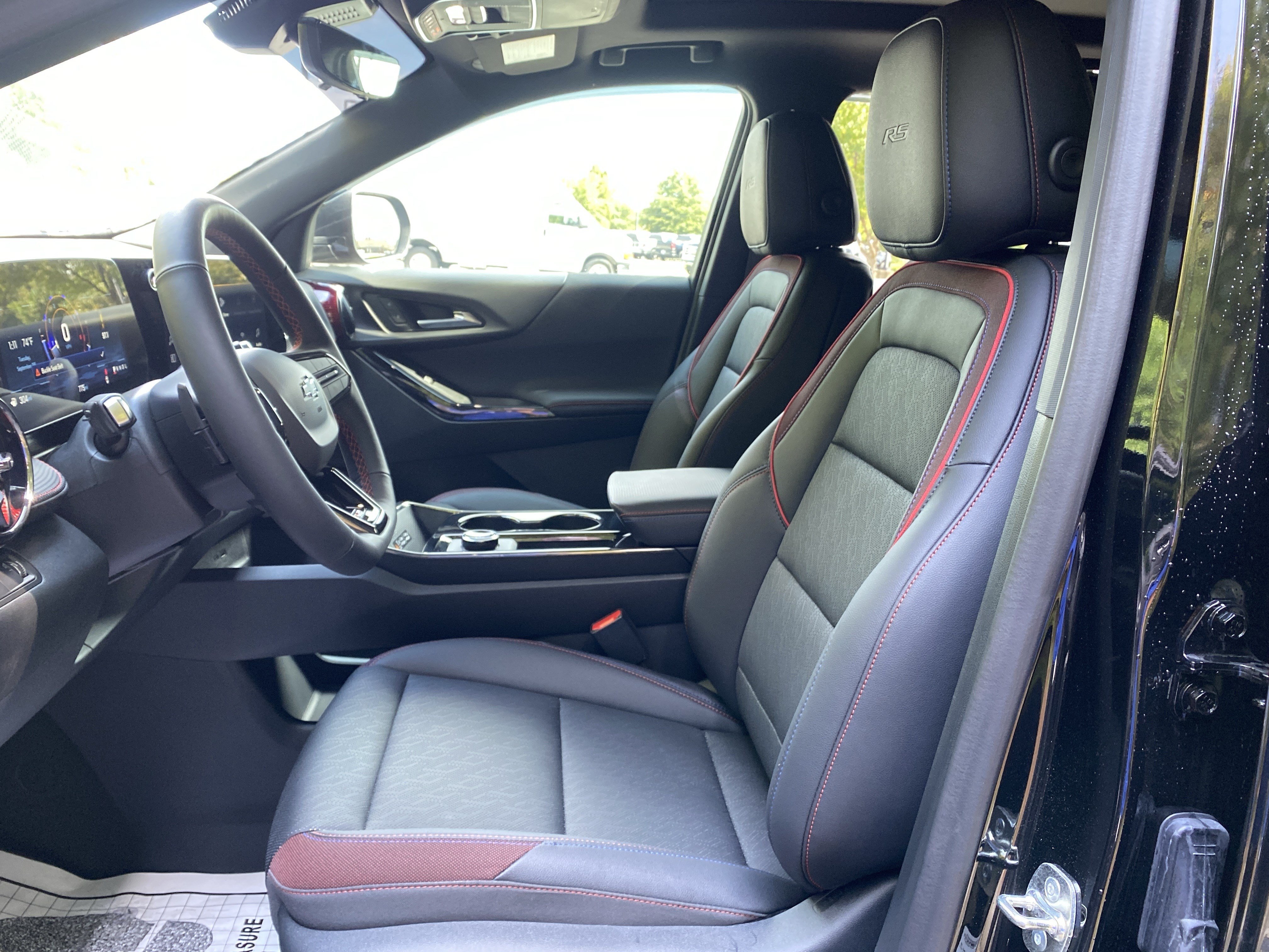 Used 2026 Chevrolet Equinox RS w/ Safety and Technology Package FWD image 16