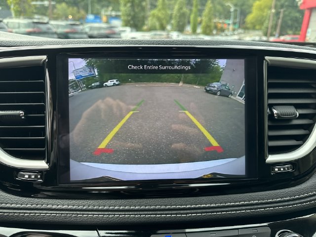 Used 2024 Chrysler Pacifica Limited FWD image 25