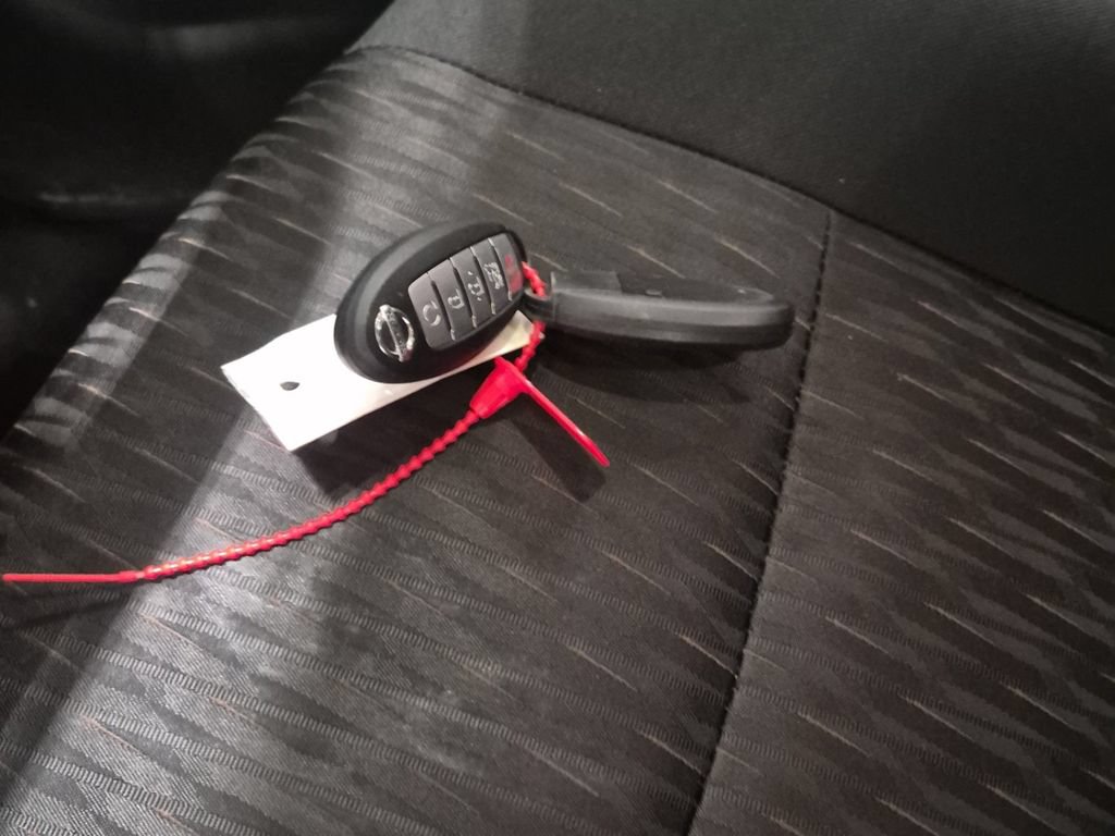 Used 2020 Nissan Rogue SV AWD/4WD image 13