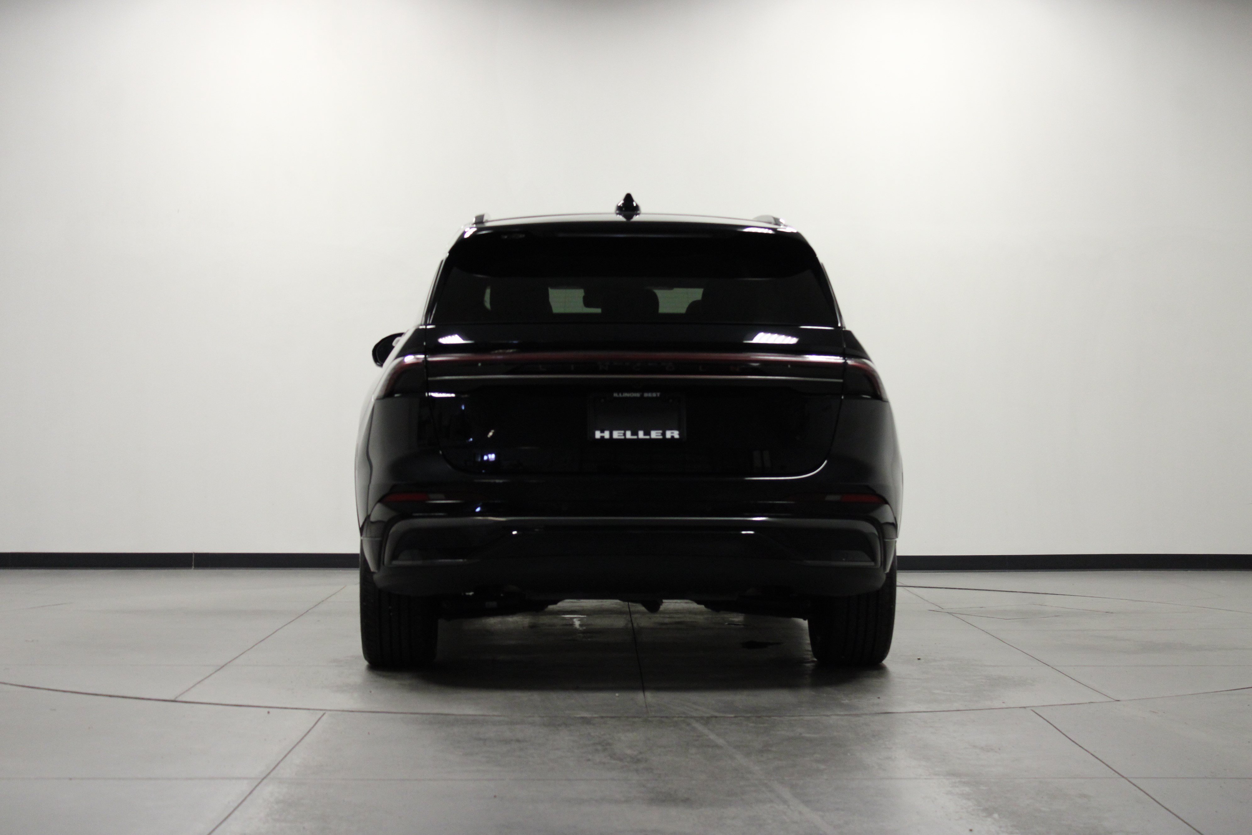 Used 2025 Lincoln Nautilus Reserve w/ Jet Appearance Package AWD/4WD image 5