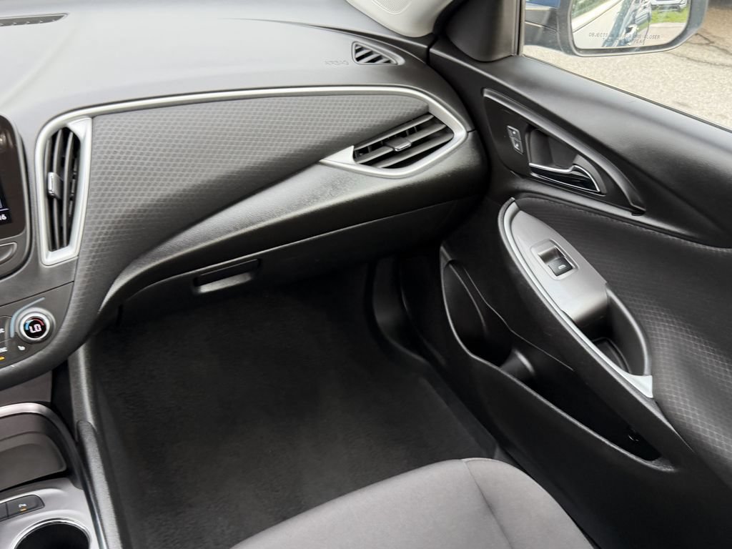 Used 2024 Chevrolet Malibu LT FWD image 16