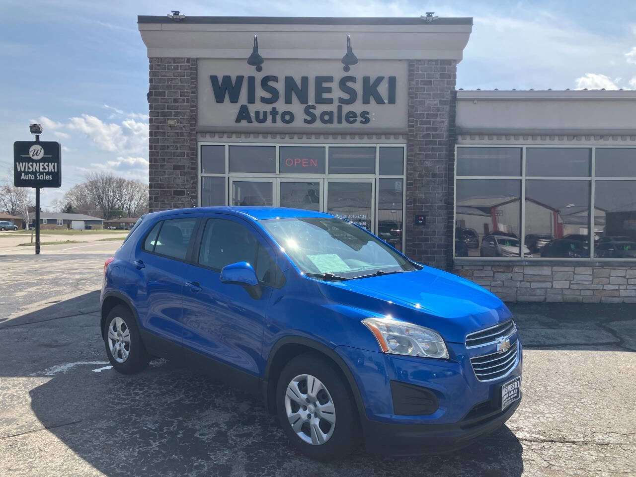 Used 2015 Chevrolet Trax LS w/ LPO, Protection Package FWD image 1