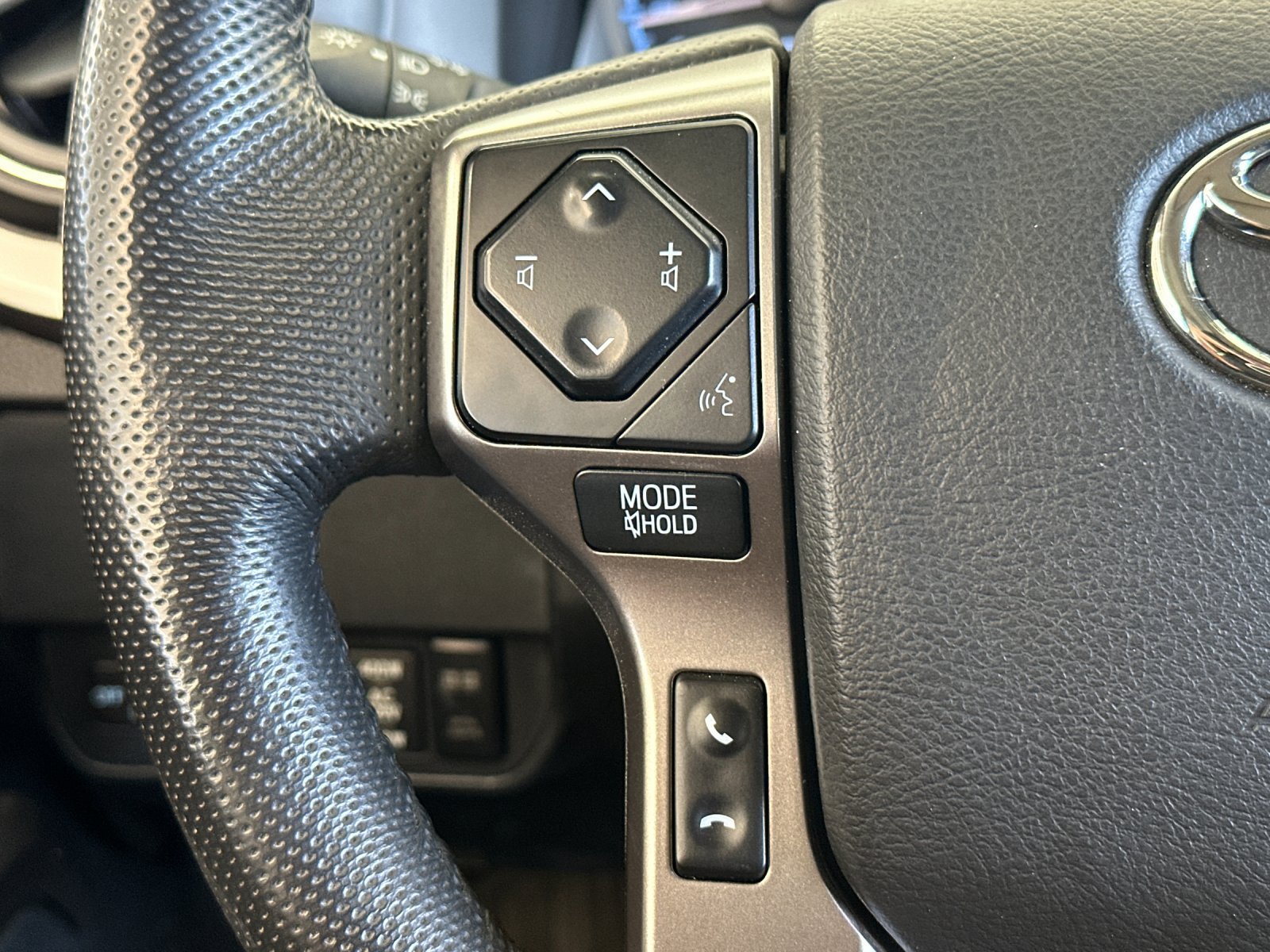 Used 2022 Toyota Tacoma SR5 w/ Trail Edition AWD/4WD image 26