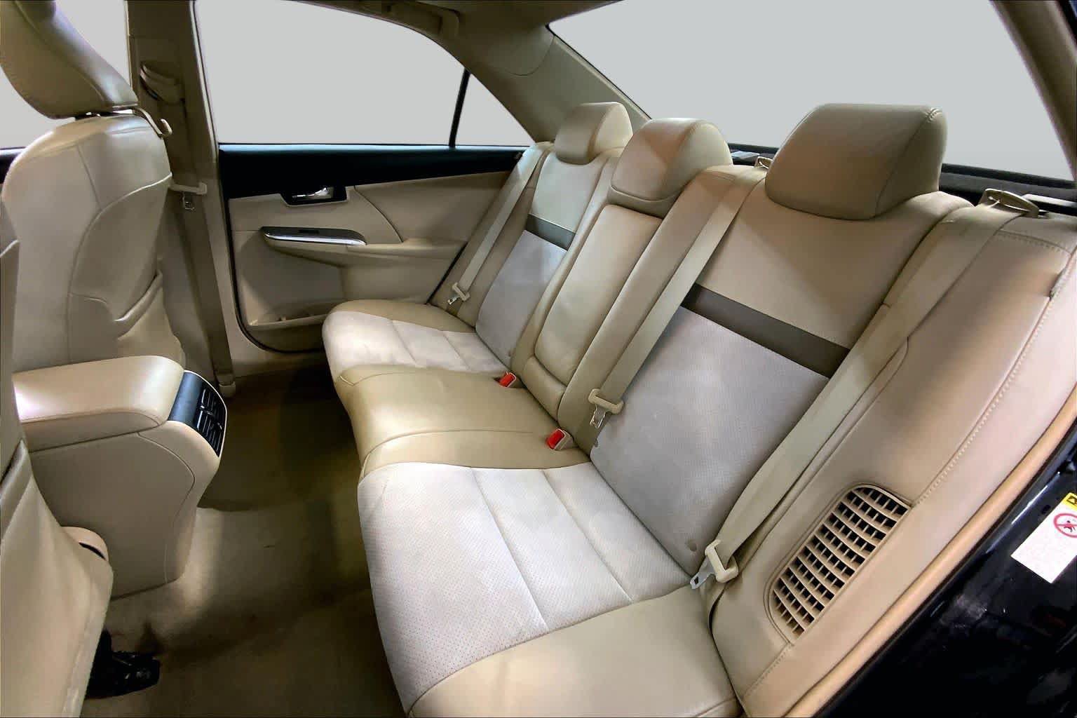 Used 2012 Toyota Camry XLE w/ Leather Pkg FWD image 20