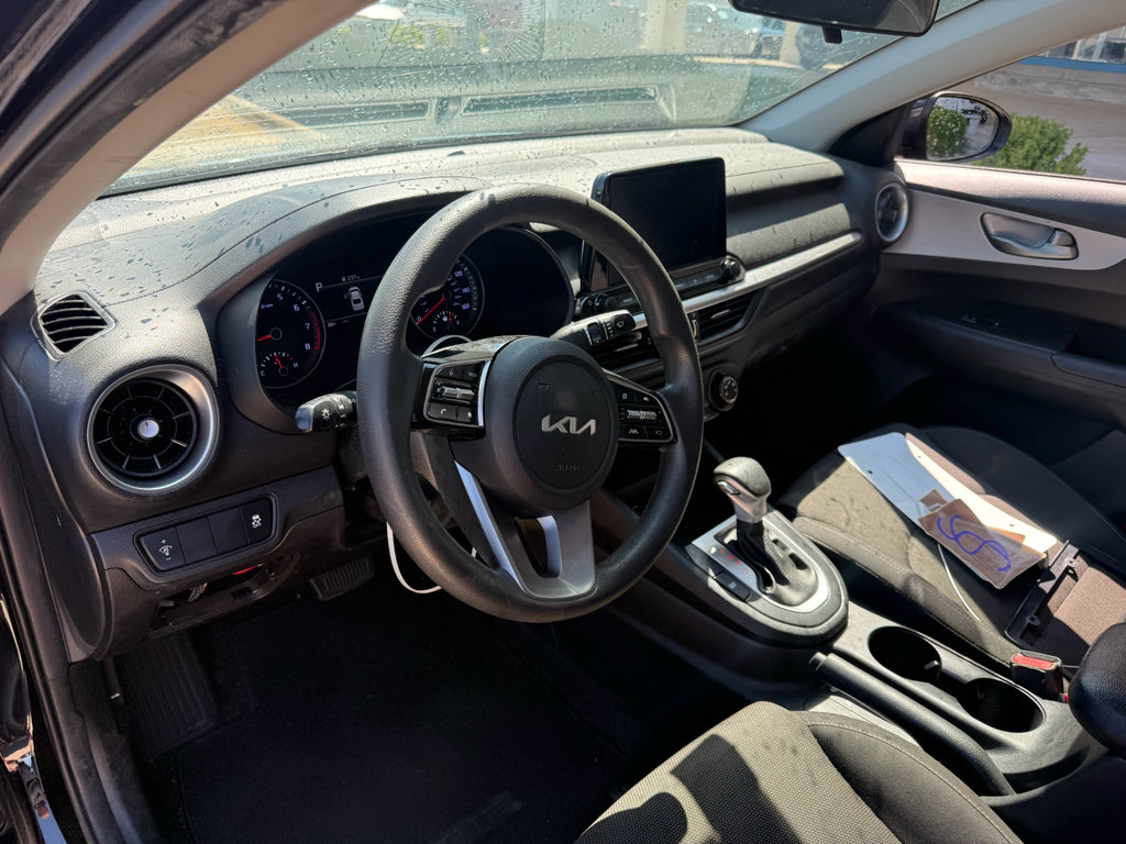 Used 2022 Kia Forte Sedan FWD image 2