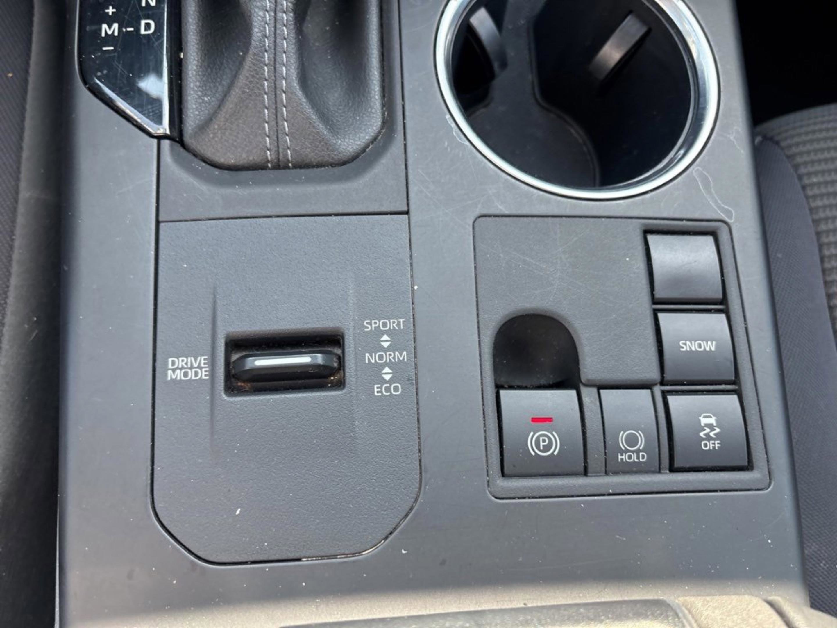 Used 2024 Toyota Highlander LE image 20