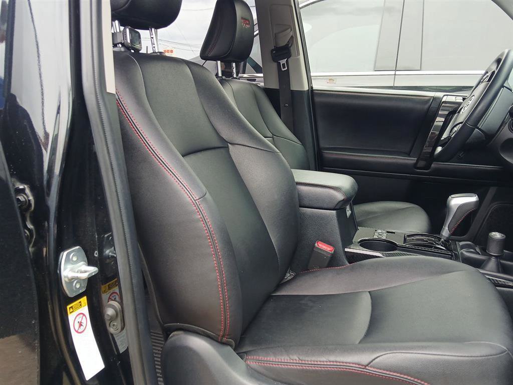 Used 2018 Toyota 4Runner TRD Off-Road Premium AWD/4WD image 10