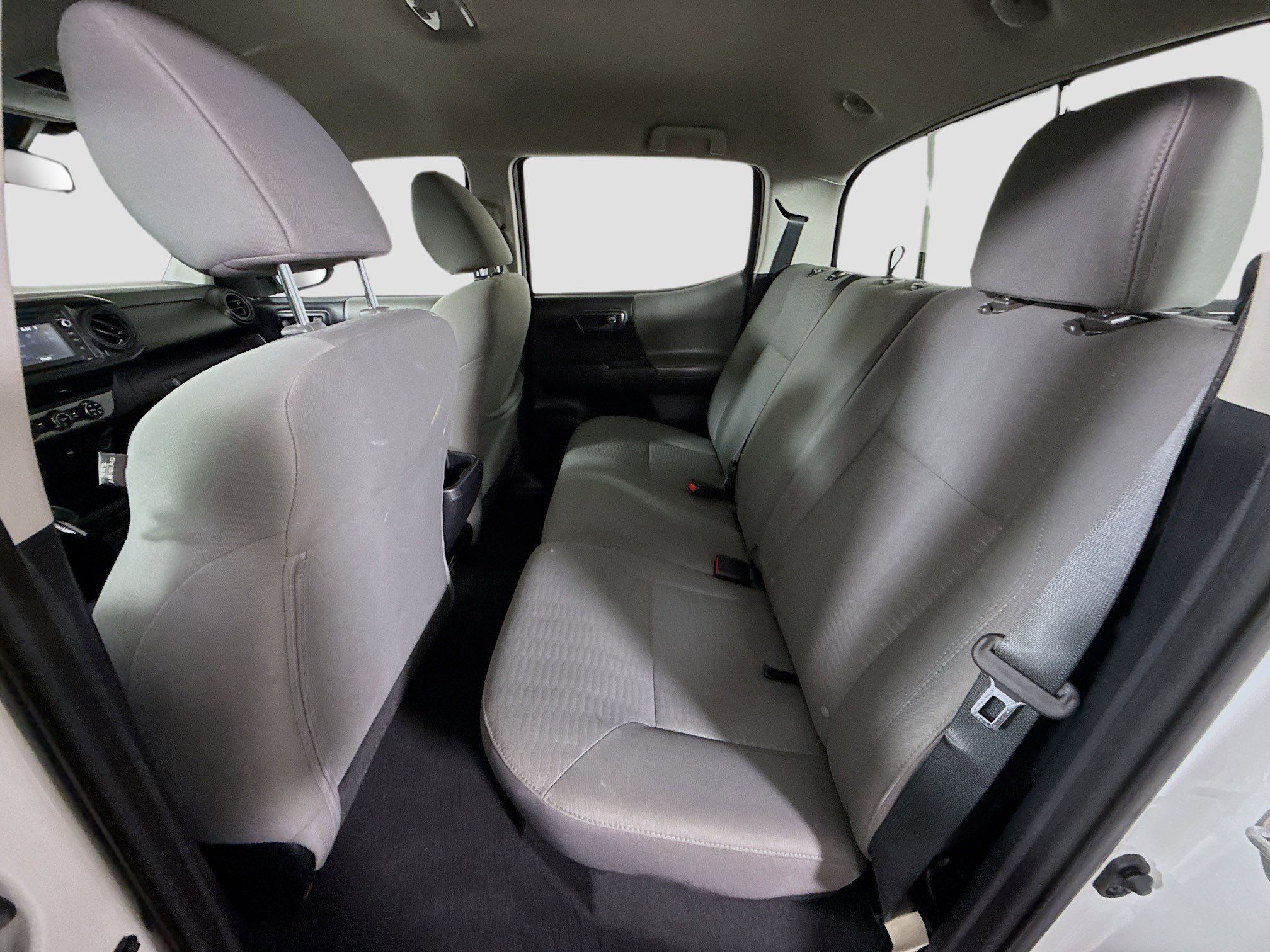 Used 2018 Toyota Tacoma SR image 24