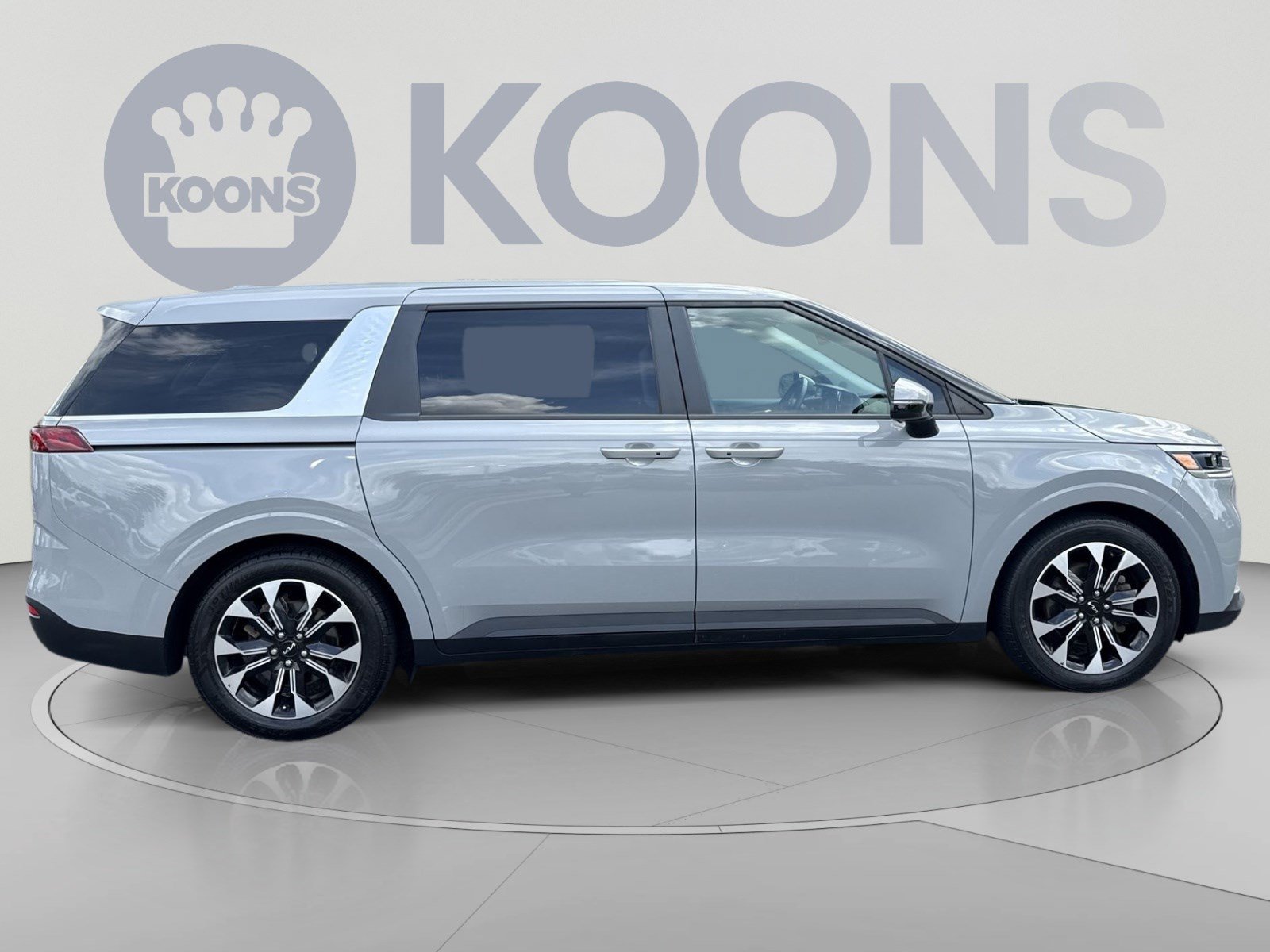 Used 2022 Kia Carnival EX FWD image 8