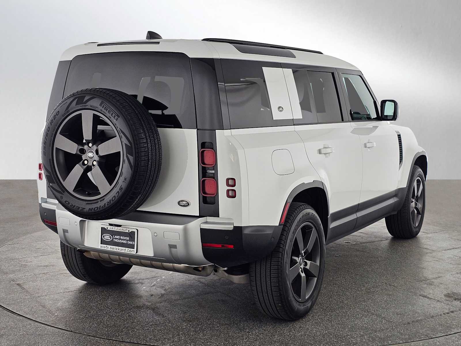 Used 2023 Land Rover Defender 110 S AWD/4WD image 5