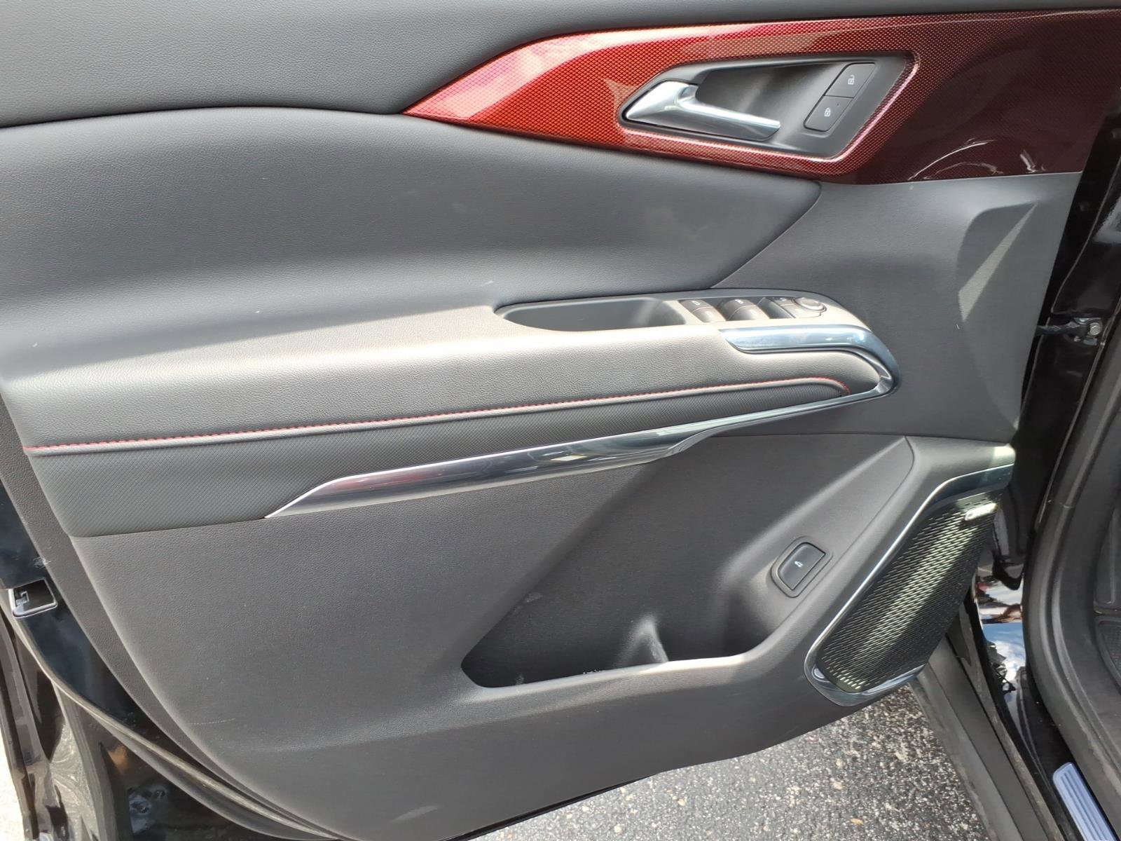 Used 2025 Chevrolet Traverse Z71 w/ Enhanced Driving Package AWD/4WD image 12