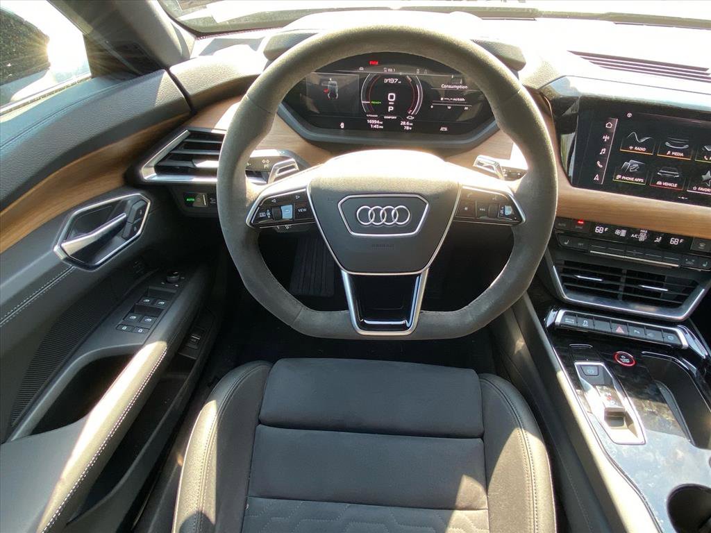 Used 2023 Audi e-tron GT Premium Plus image 5