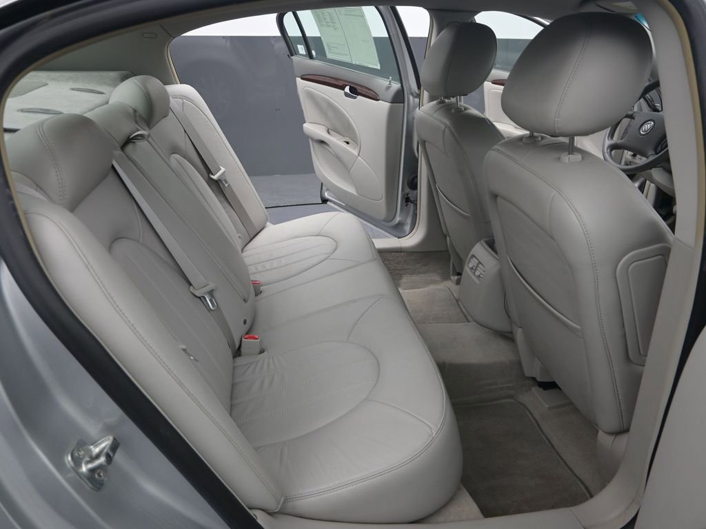 Used 2011 Buick Lucerne CXL w/ Driver Confidence Package image 12