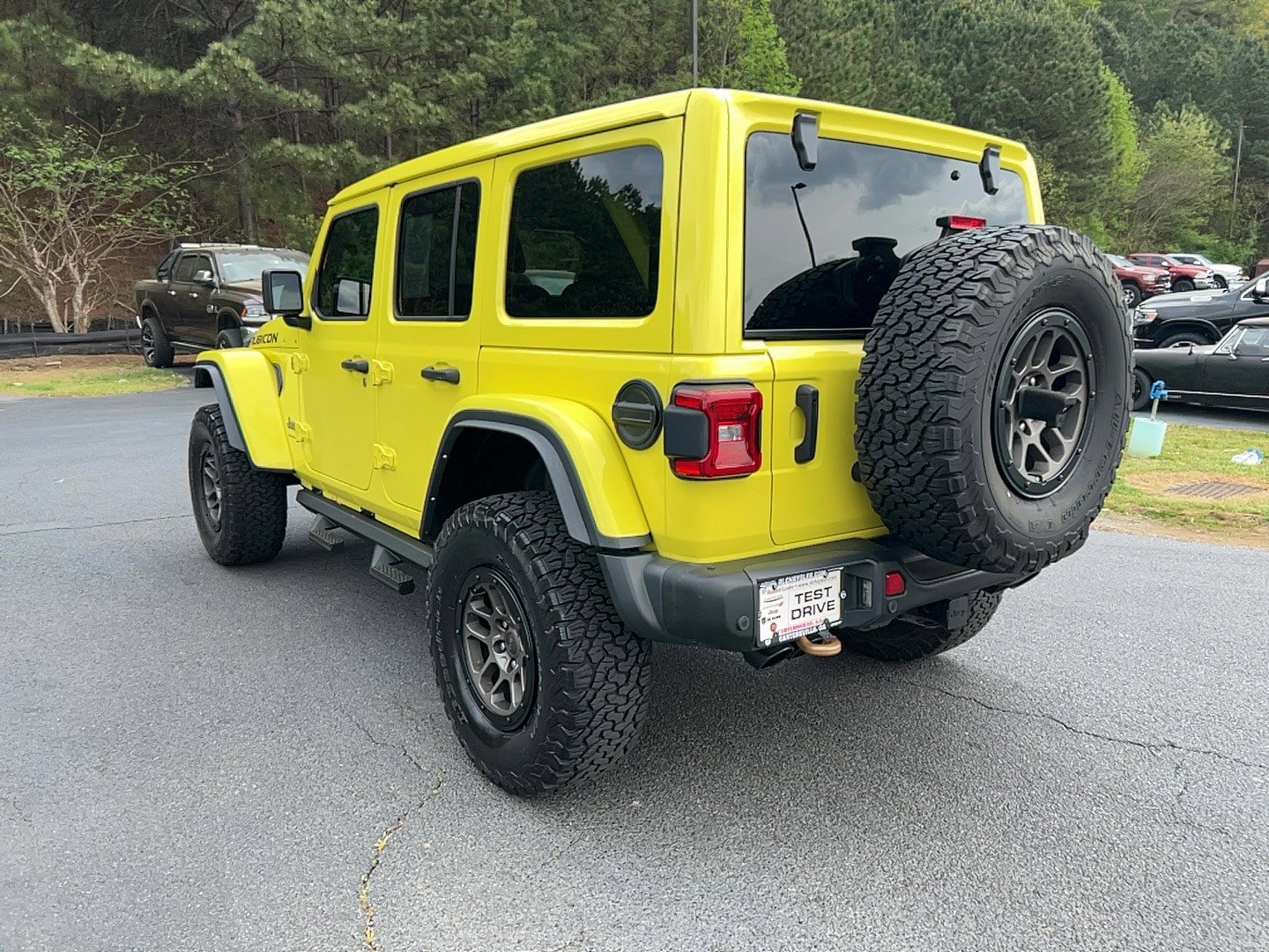 Used 2023 Jeep Wrangler Unlimited Rubicon 392 w/ Xtreme Recon 35" Tire Package AWD/4WD image 7