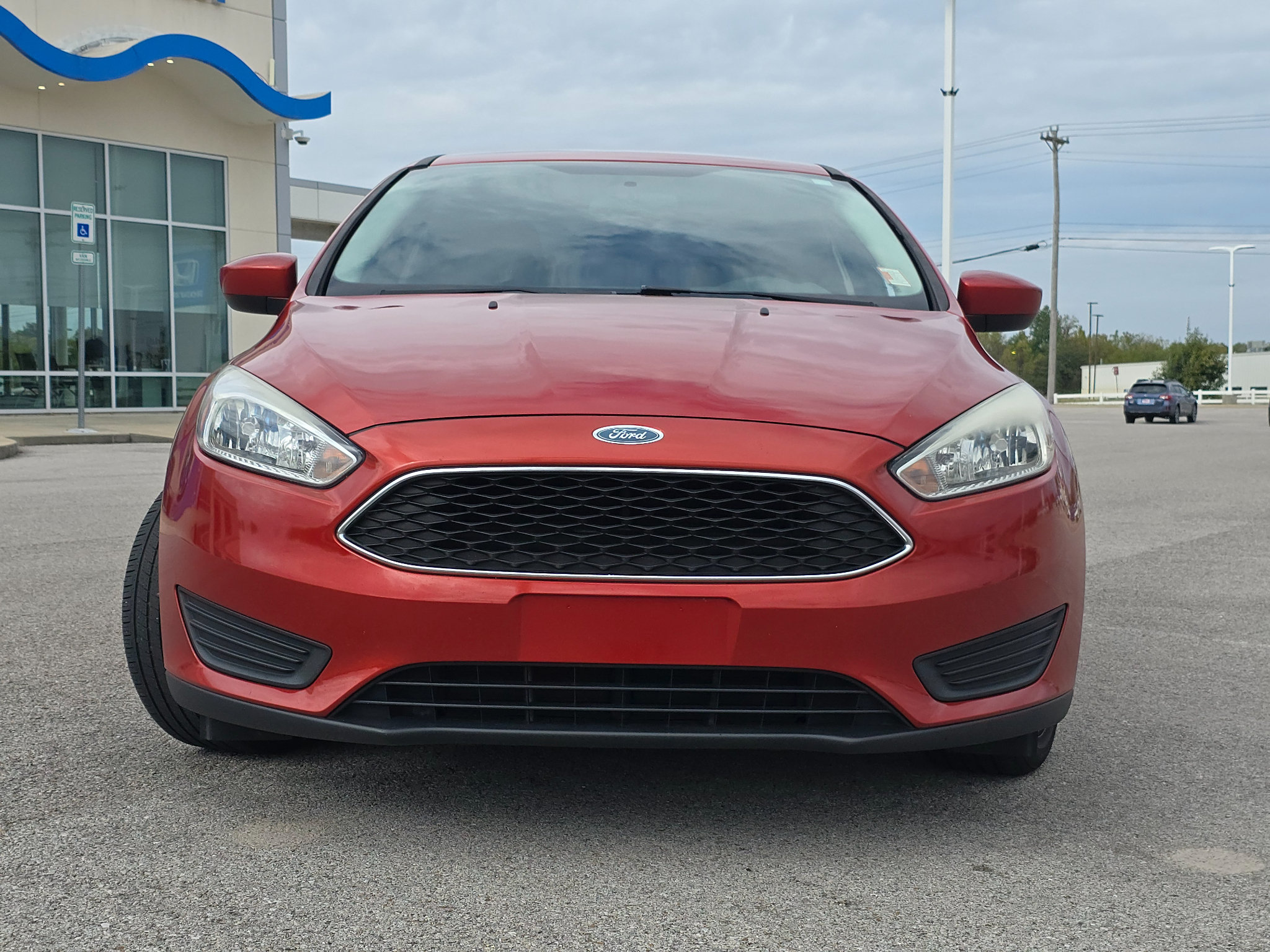 Used 2018 Ford Focus SE FWD image 4