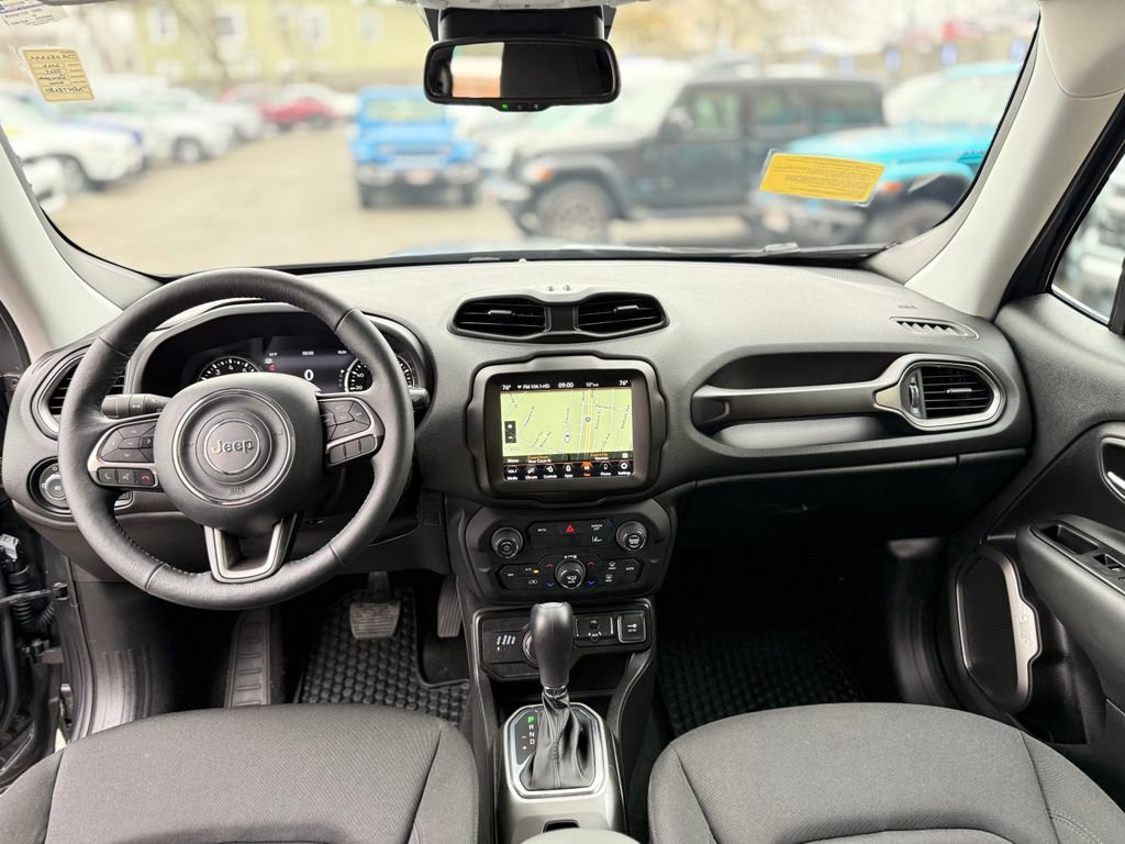 Used 2022 Jeep Renegade Latitude w/ Convenience Group image 9