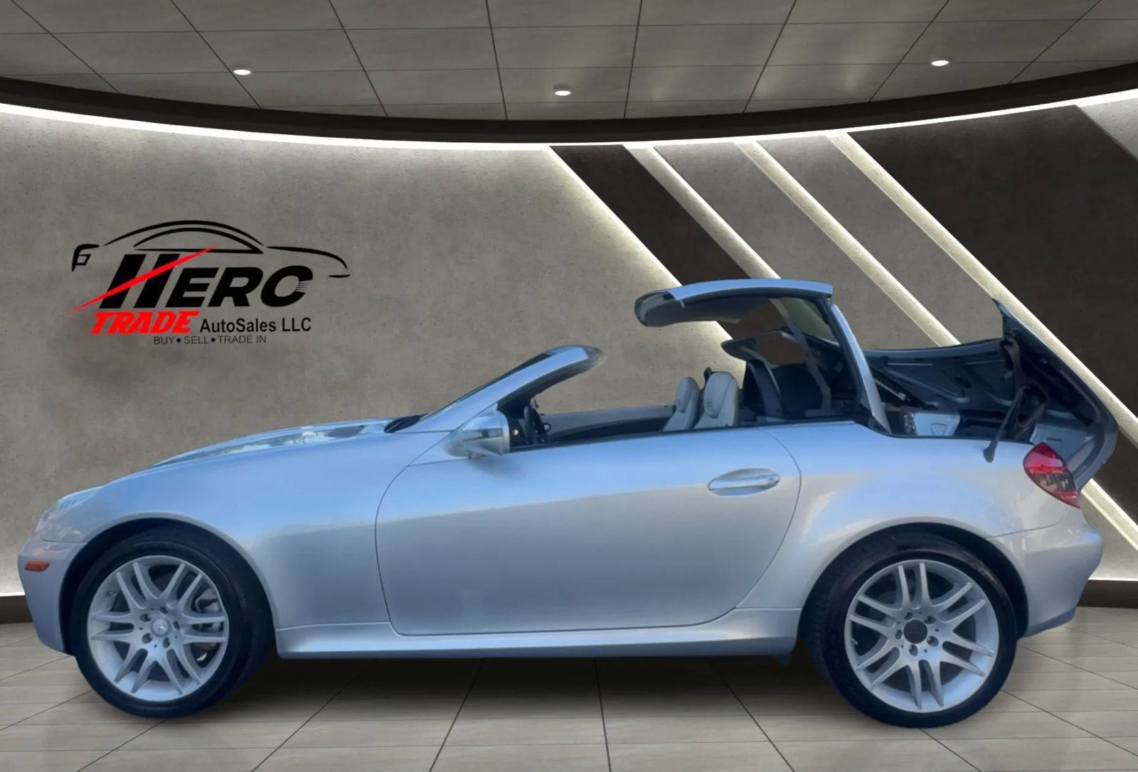 Used 2009 Mercedes-Benz SLK 300 image 16