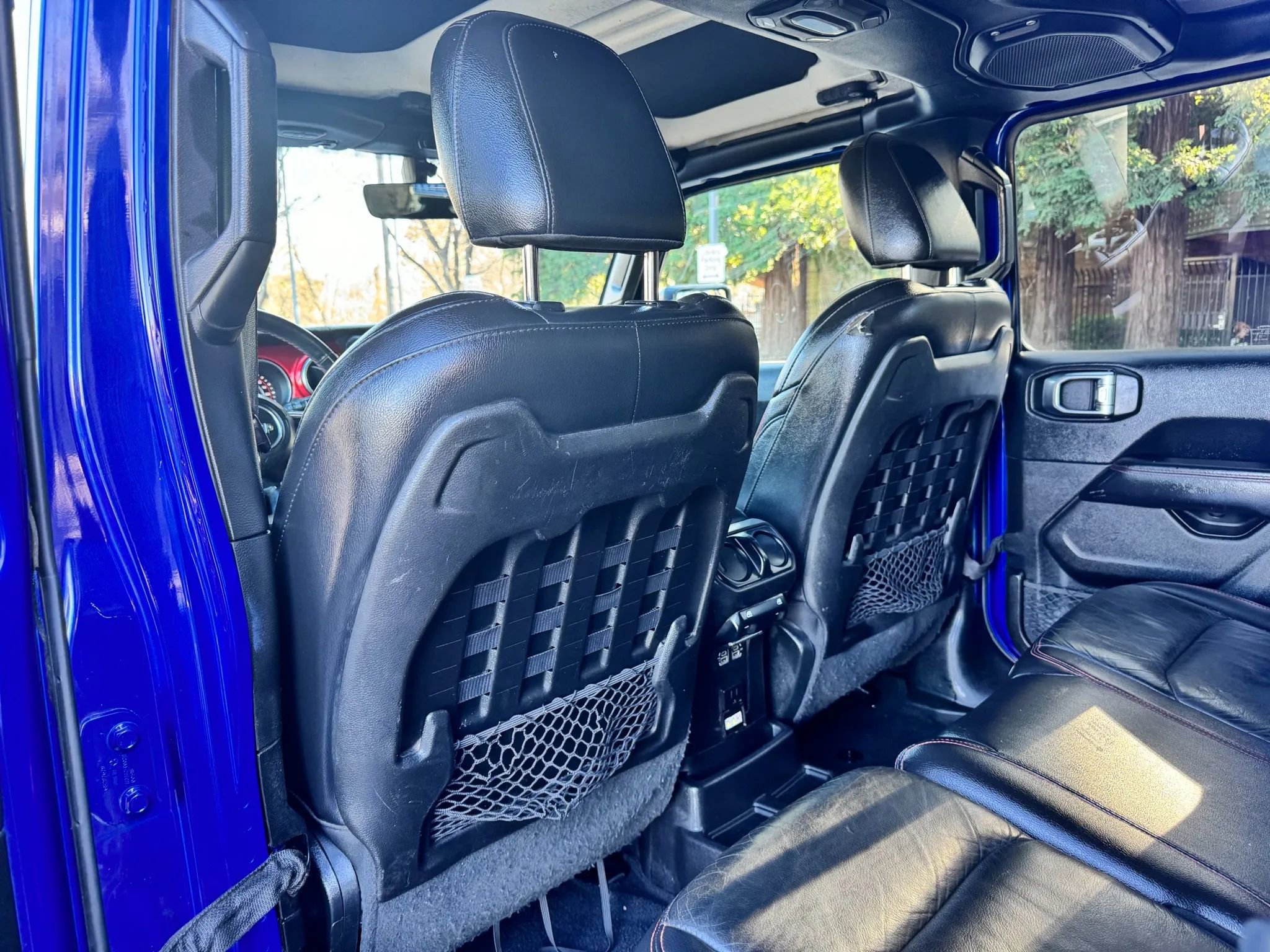 Used 2018 Jeep Wrangler Unlimited Rubicon image 26