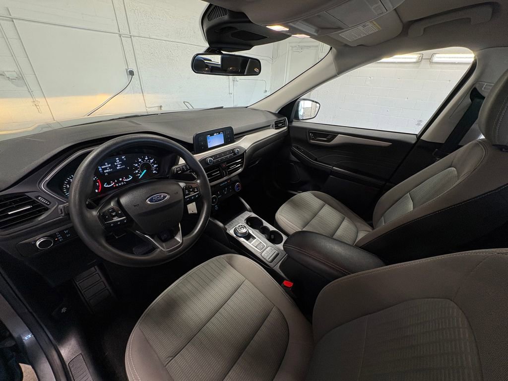 Used 2022 Ford Escape S image 18