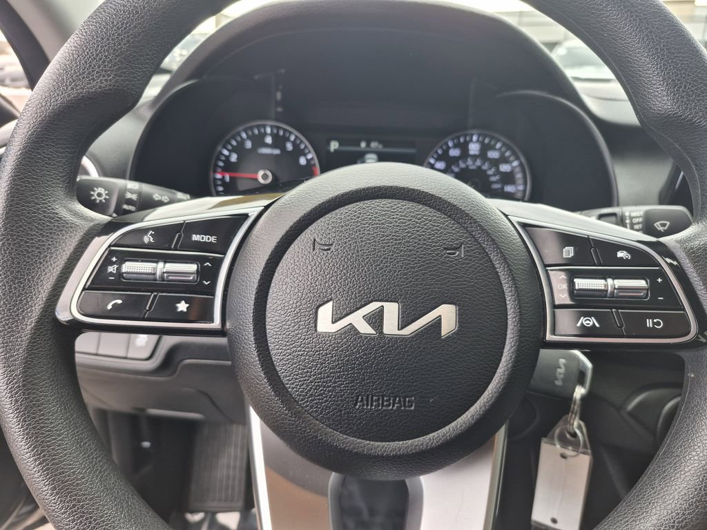 Used 2023 Kia Forte LXS image 19