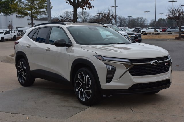 New 2026 Chevrolet Trax RS w/ Sunroof Package image 3