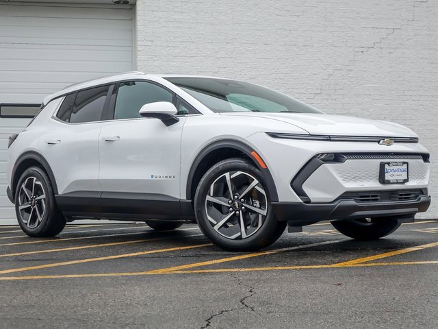 New 2026 Chevrolet Equinox EV LT image 2