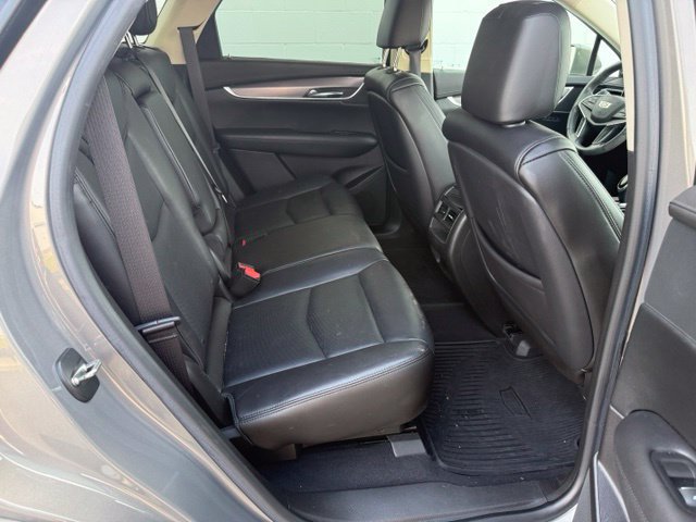 Used 2017 Cadillac XT5 Premium Luxury w/ Driver Assist Package FWD image 15