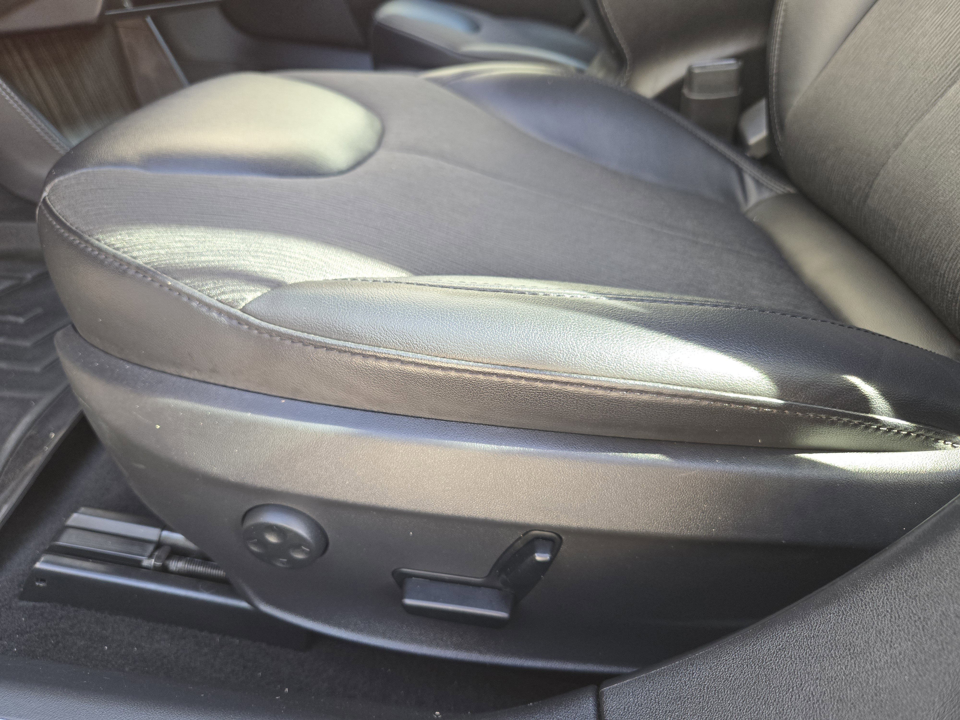 Used 2016 Tesla Model S 70 image 25