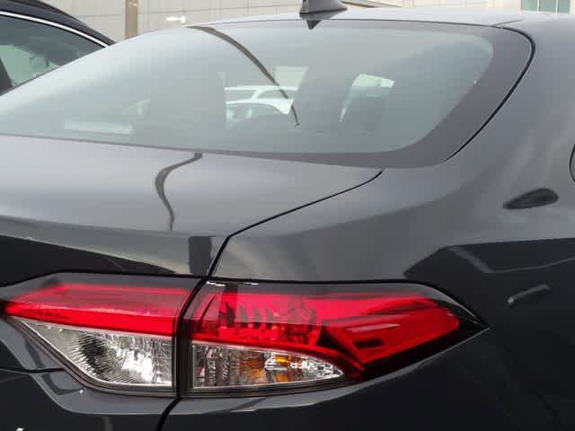 Used 2025 Toyota Corolla LE w/ LE Premium Package FWD image 16