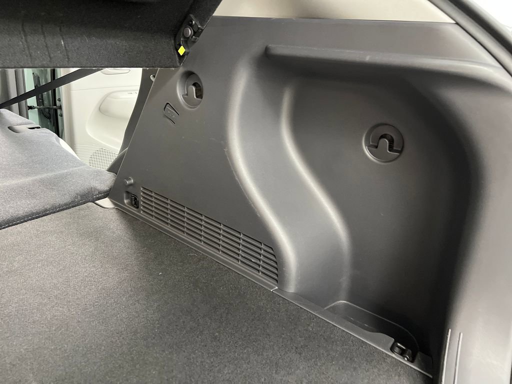 Used 2025 Hyundai Kona SEL FWD image 31