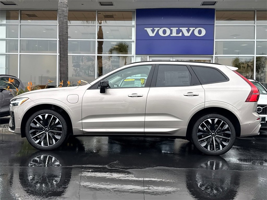 New 2026 Volvo XC60 T8 Ultra w/ Climate Package image 2