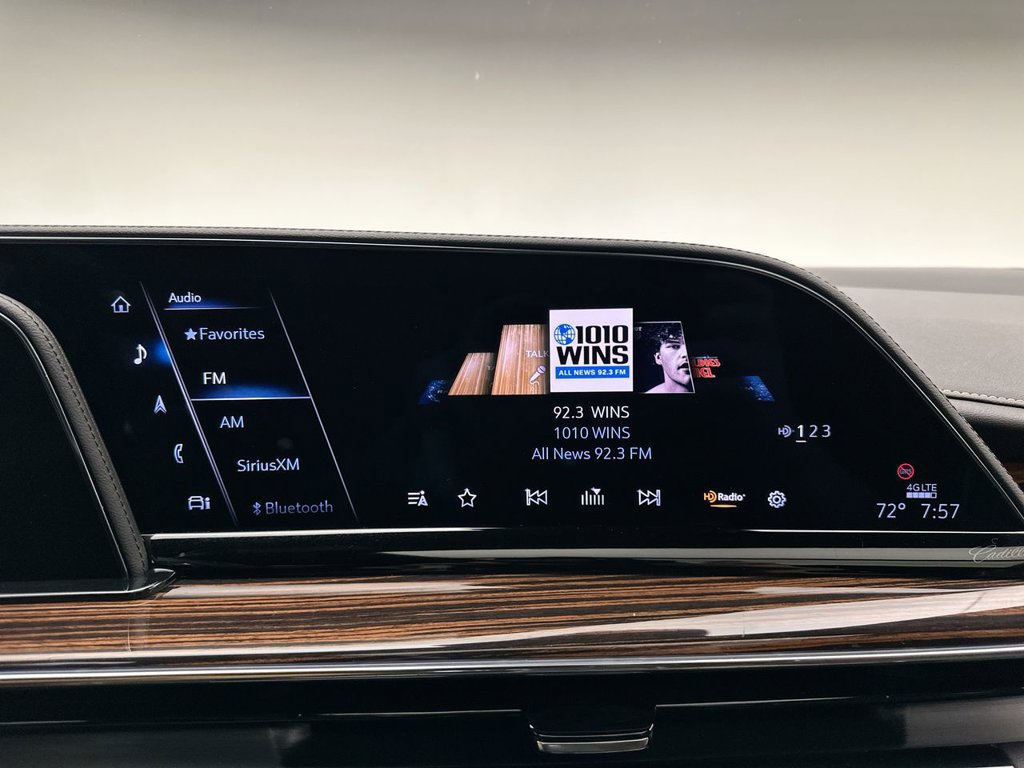 Used 2023 Cadillac Escalade Premium Luxury AWD/4WD image 28