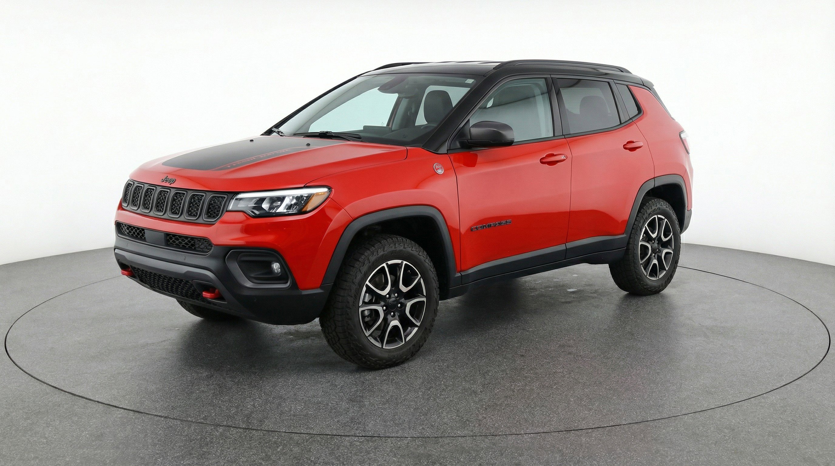 Used 2025 Jeep Compass Trailhawk AWD/4WD image 3