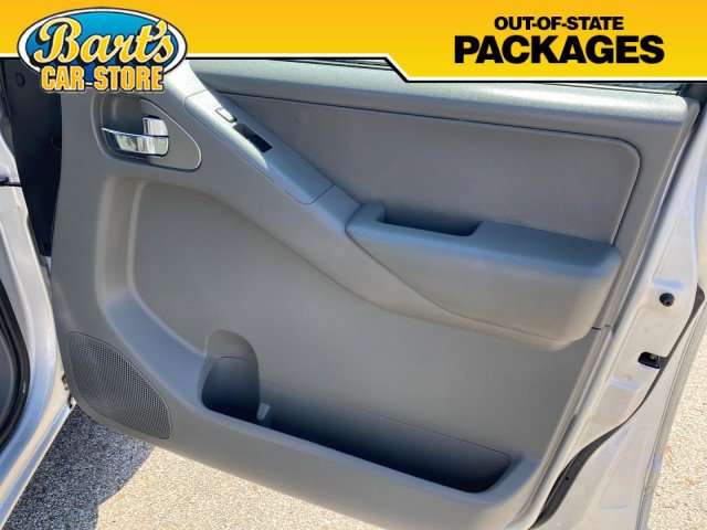 Used 2013 Nissan Frontier SL w/ Moonroof Pkg image 13