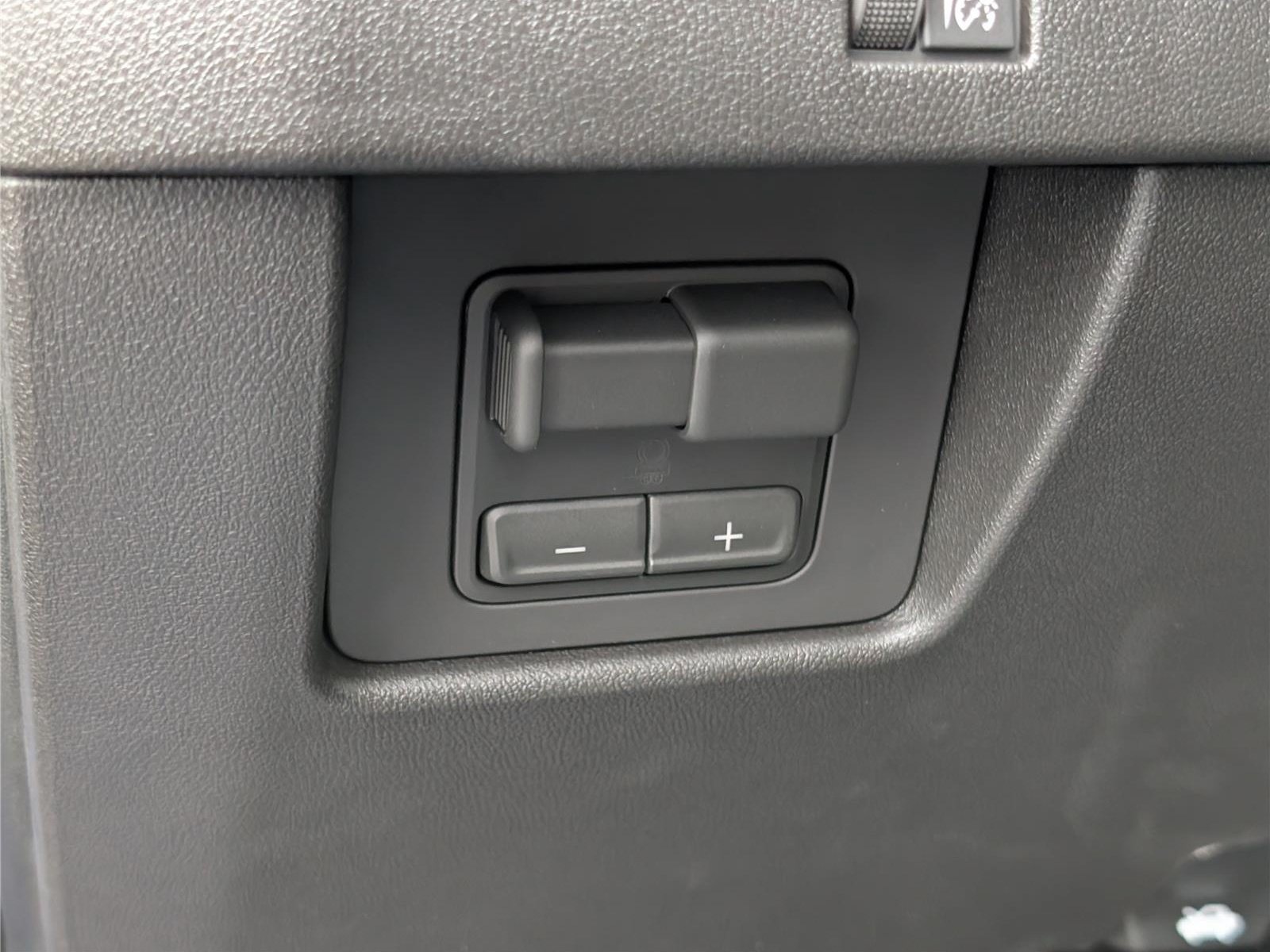 Used 2026 Chevrolet Colorado ZR2 w/ Midnight Edition AWD/4WD image 22